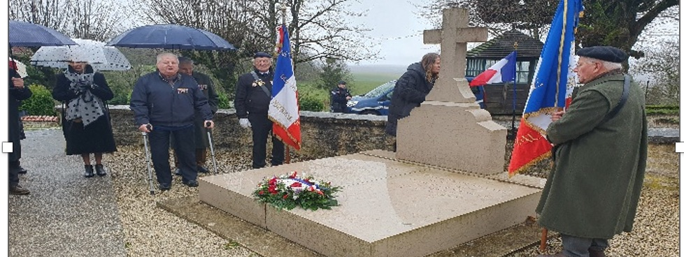 La tombe du général de Gaulle dans le cimetière!re de Colombey les deux Eglises